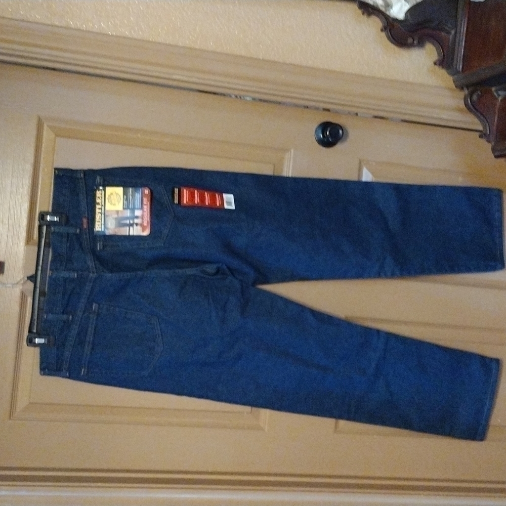 NWT  Men Jeans by RUSTLER 👖 - Picture 2 of 11
